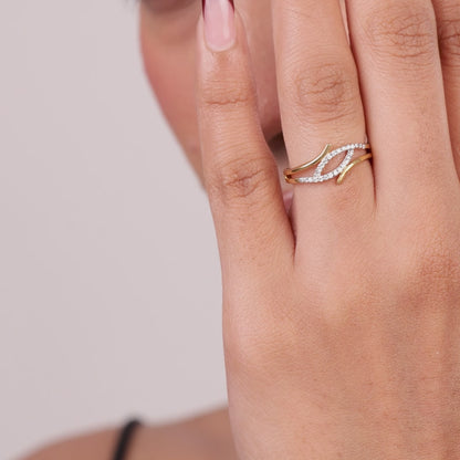 Sara Band Diamond Ring